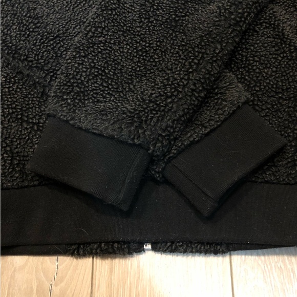 Brandy Melville Jennifer Sherpa Jacket in Black - Picture 10 of 12